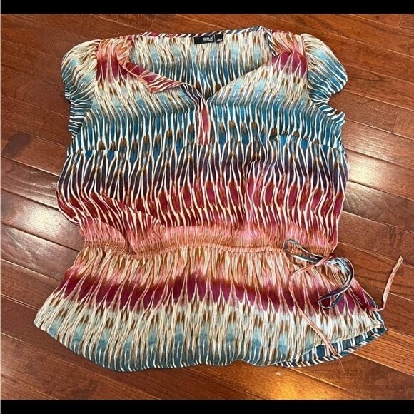 Beautiful colors chiffon peplum top size large - Picture 2 of 6